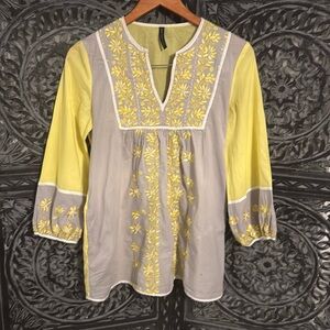 Kas Designs cotton blouse in good preowned condit. couple hardly visible stains